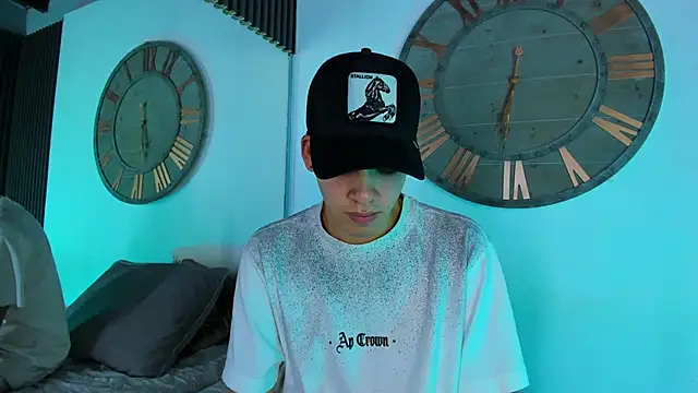 Snapshot of Mike_0233_ chatting on 5, 2, 2025 Mike 0233 online show from 5, 2, 2025