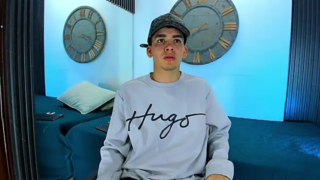 Snapshot of Mike_0233_ chatting on 8, 2, 2025 Mike 0233 online show from 8, 2, 2025