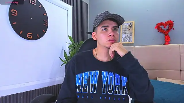 Snapshot of Mike_0233_ chatting on 12, 2, 2025 Mike 0233 online show from 12, 2, 2025