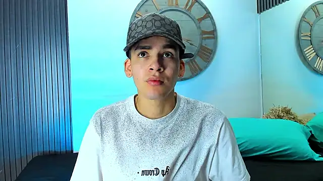 Snapshot of Mike_0233_ chatting on 15, 2, 2025 Mike 0233 online show from 15, 2, 2025