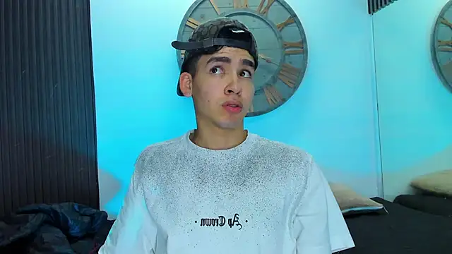 Snapshot of Mike_0233_ chatting on 15, 2, 2025 Mike 0233 online show from 15, 2, 2025