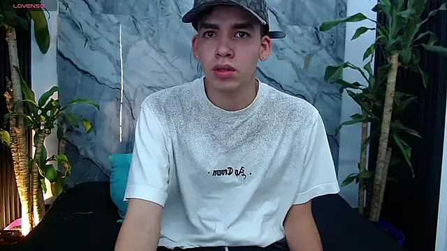 Snapshot of Mike_0233_ chatting on 15, 2, 2025 Mike 0233 online show from 15, 2, 2025