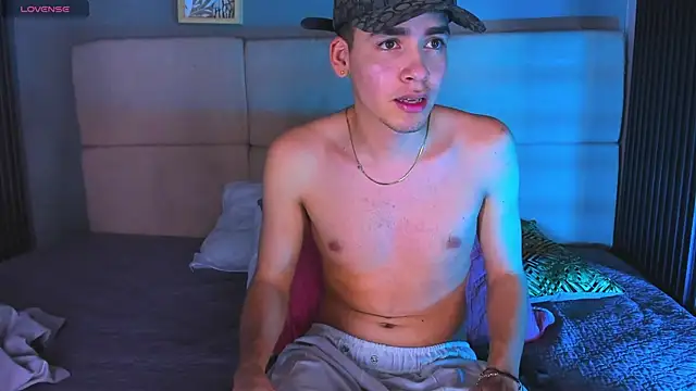 Snapshot of Mike_0233_ chatting on 18, 2, 2025 Mike 0233 online show from 18, 2, 2025