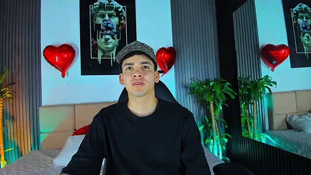 Snapshot of Mike_0233_ chatting on 19, 2, 2025 Mike 0233 online show from 19, 2, 2025