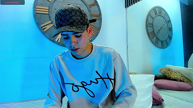 Snapshot of Mike_0233_ chatting on 21, 2, 2025 Mike 0233 online show from 21, 2, 2025