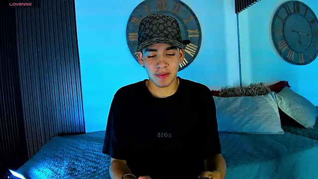 Snapshot of Mike_0233_ chatting on 22, 2, 2025 Mike 0233 online show from 22, 2, 2025