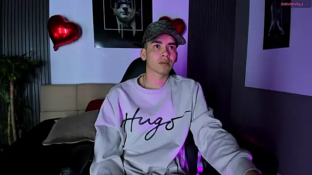 Snapshot of Mike_0233_ chatting on 25, 2, 2025 Mike 0233 online show from 25, 2, 2025