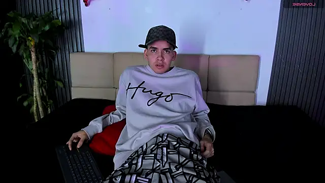 Snapshot of Mike_0233_ chatting on 25, 2, 2025 Mike 0233 online show from 25, 2, 2025