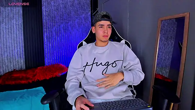 Snapshot of Mike_0233_ chatting on 7, 3, 2025 Mike 0233 online show from 7, 3, 2025