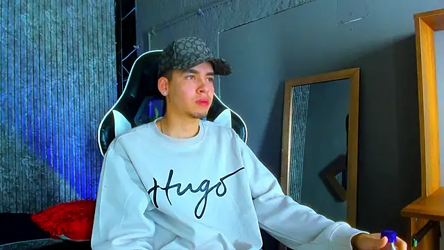 Snapshot of Mike_0233_ chatting on 11, 3, 2025 Mike 0233 online show from 11, 3, 2025