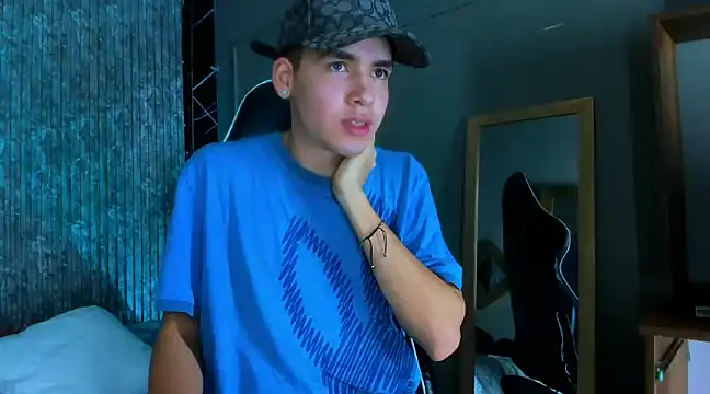 Snapshot of Mike_0233_ chatting on 12, 3, 2025 Mike 0233 online show from 12, 3, 2025