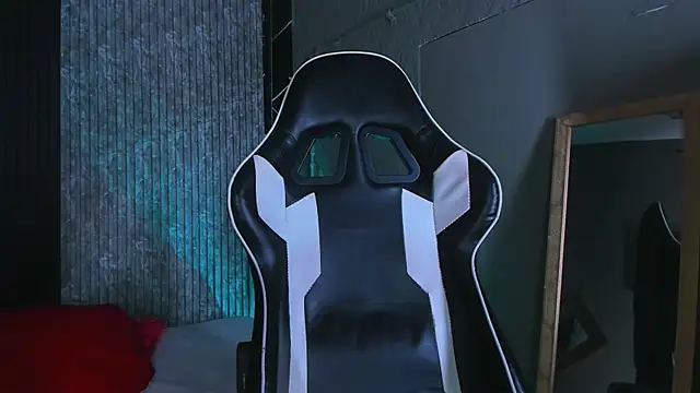 Snapshot of Mike_0233_ chatting on 13, 3, 2025 Mike 0233 online show from 13, 3, 2025