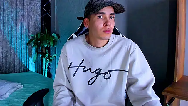 Snapshot of Mike_0233_ chatting on 22, 3, 2025 Mike 0233 online show from 22, 3, 2025