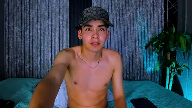 Snapshot of Mike_0233_ chatting on 23, 3, 2025 Mike 0233 online show from 23, 3, 2025