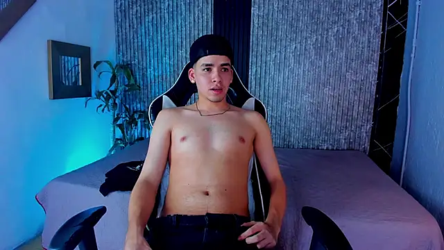 Snapshot of Mike_0233_ chatting on 13, 9, 2025 Mike 0233 online show from 13, 9, 2025