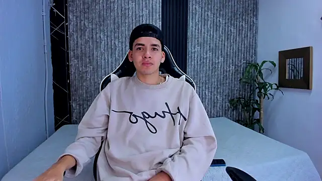 Snapshot of Mike_0233_ chatting on 20, 9, 2025 Mike 0233 online show from 20, 9, 2025