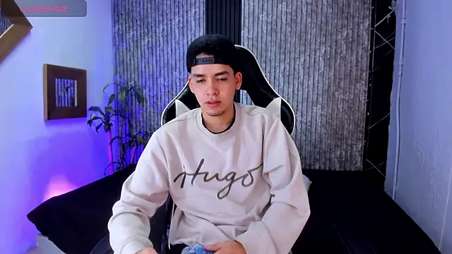 Snapshot of Mike_0233_ chatting on 26, 9, 2025 Mike 0233 online show from 26, 9, 2025