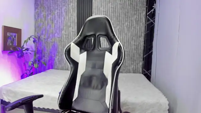 Snapshot of Mike_0233_ chatting on 7, 11, 2025 Mike 0233 online show from 7, 11, 2025