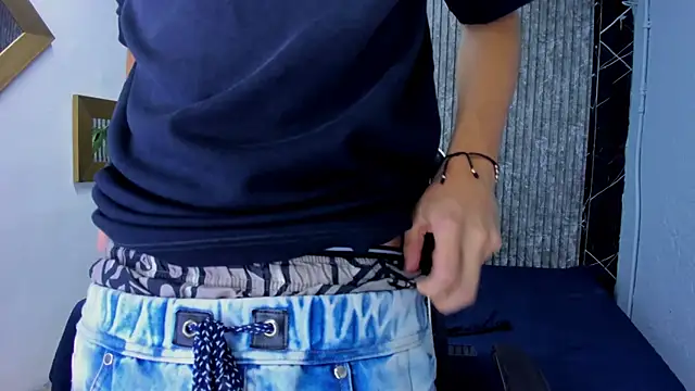 Snapshot of Mike_0233_ chatting on 13, 11, 2025 Mike 0233 online show from 13, 11, 2025