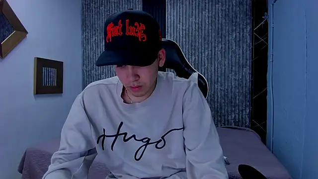 Snapshot of Mike_0233_ chatting on 26, 11, 2025 Mike 0233 online show from 26, 11, 2025