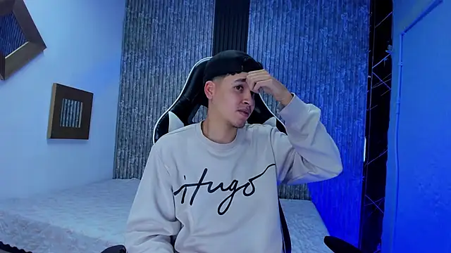 Snapshot of Mike_0233_ chatting on 29, 11, 2025 Mike 0233 online show from 29, 11, 2025