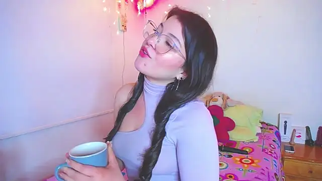 Snapshot of juli05star20 chatting on 7, 1, 2025 juli05star20 online show from 7, 1, 2025