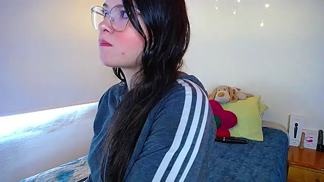 Snapshot of juli05star20 chatting on 2, 2, 2025 juli05star20 online show from 2, 2, 2025