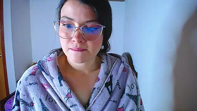 Snapshot of juli05star20 chatting on 5, 10, 2025 juli05star20 online show from 5, 10, 2025