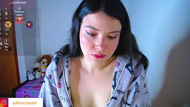 Snapshot of juli05star20 chatting on 10, 10, 2025 juli05star20 online show from 10, 10, 2025