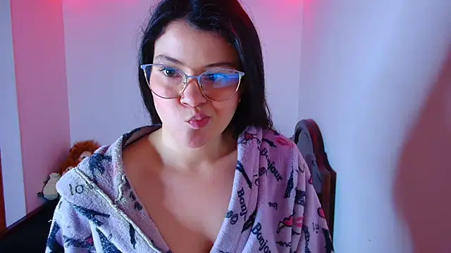 Snapshot of juli05star20 chatting on 5, 11, 2025 juli05star20 online show from 5, 11, 2025