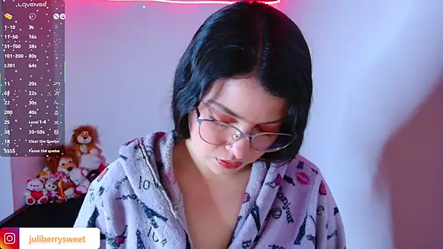 Snapshot of juli05star20 chatting on 9, 11, 2025 juli05star20 online show from 9, 11, 2025