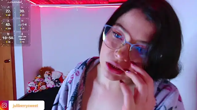 Snapshot of juli05star20 chatting on 14, 11, 2025 juli05star20 online show from 14, 11, 2025