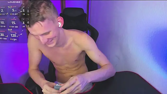 Snapshot of Brad_Maloney chatting on 24, 2, 2025 Brad Maloney online show from 24, 2, 2025