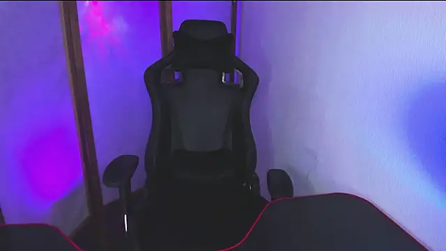 Snapshot of Brad_Maloney chatting on 12, 3, 2025 Brad Maloney online show from 12, 3, 2025