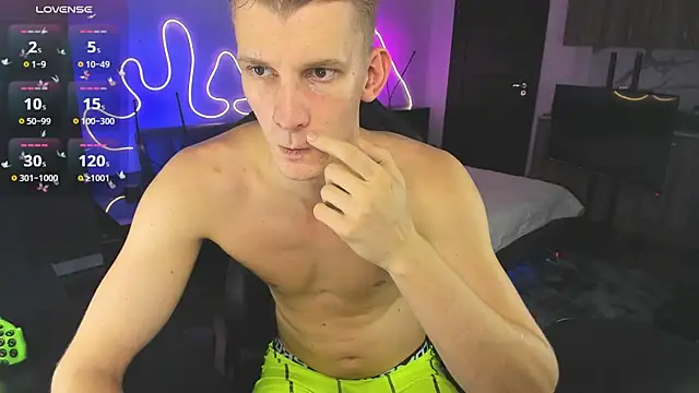 Snapshot of Brad_Maloney chatting on 27, 10, 2025 Brad Maloney online show from 27, 10, 2025