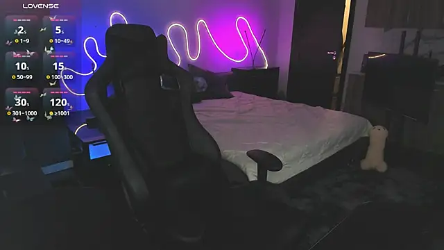 Snapshot of Brad_Maloney chatting on 4, 11, 2025 Brad Maloney online show from 4, 11, 2025