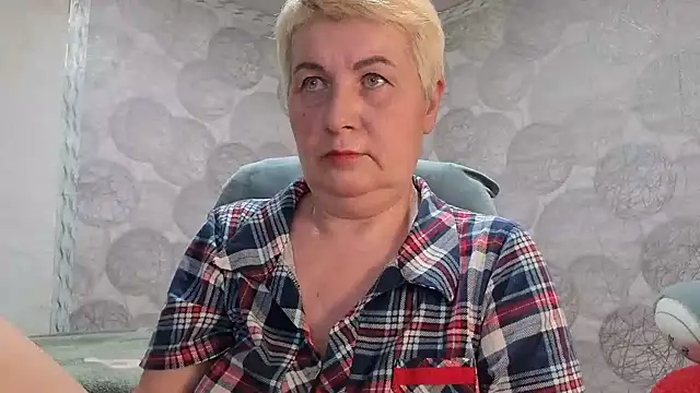 NicoleOlla online show from 5, 3, 2026