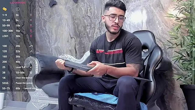 Snapshot of Liam_Kleiin chatting on 9, 1, 2025 Liam Kleiin online show from 9, 1, 2025