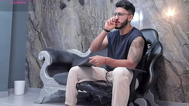 Snapshot of Liam_Kleiin chatting on 15, 1, 2025 Liam Kleiin online show from 15, 1, 2025