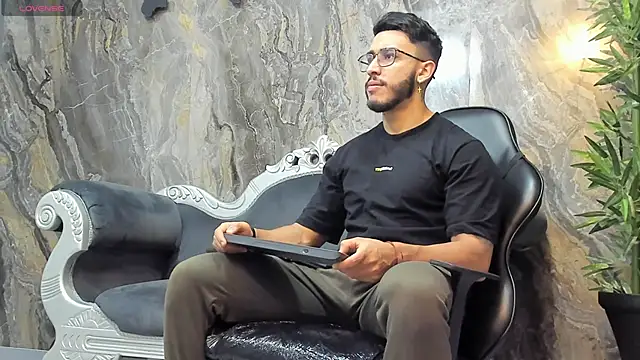 Snapshot of Liam_Kleiin chatting on 21, 1, 2025 Liam Kleiin online show from 21, 1, 2025