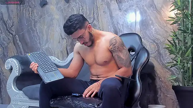 Snapshot of Liam_Kleiin chatting on 24, 1, 2025 Liam Kleiin online show from 24, 1, 2025