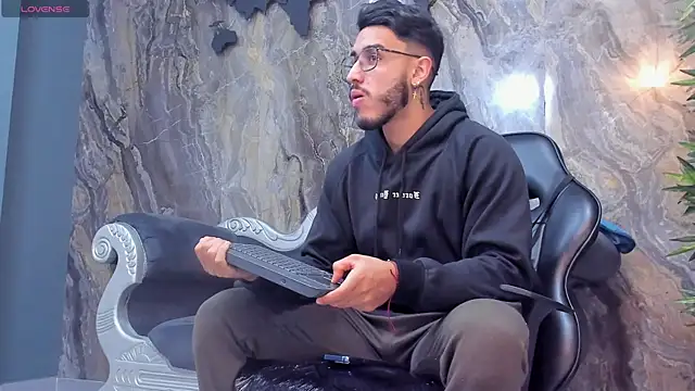 Snapshot of Liam_Kleiin chatting on 28, 1, 2025 Liam Kleiin online show from 28, 1, 2025