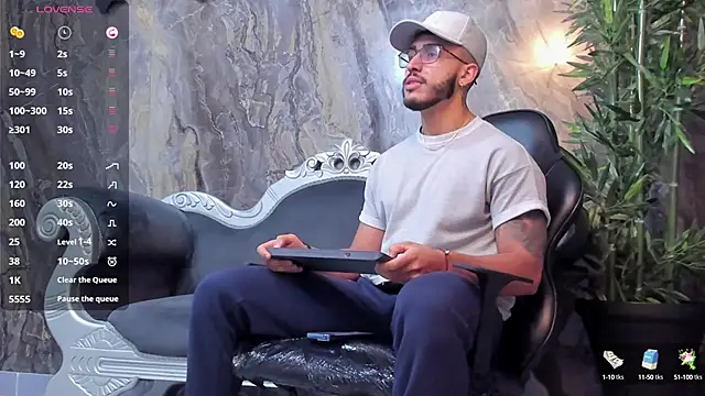 Snapshot of Liam_Kleiin chatting on 10, 2, 2025 Liam Kleiin online show from 10, 2, 2025