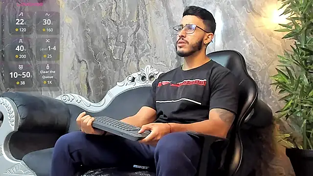 Snapshot of Liam_Kleiin chatting on 19, 2, 2025 Liam Kleiin online show from 19, 2, 2025