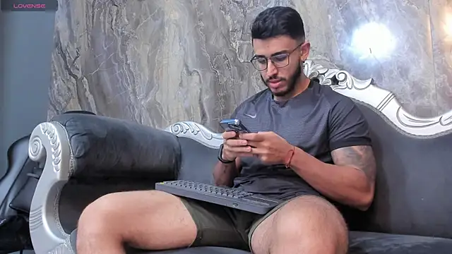 Snapshot of Liam_Kleiin chatting on 21, 2, 2025 Liam Kleiin online show from 21, 2, 2025