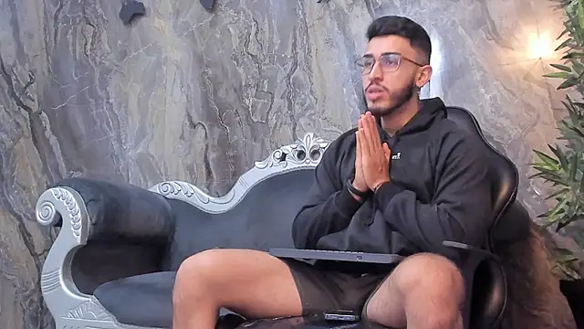 Snapshot of Liam_Kleiin chatting on 28, 2, 2025 Liam Kleiin online show from 28, 2, 2025