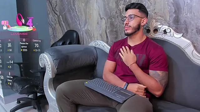 Snapshot of Liam_Kleiin chatting on 7, 3, 2025 Liam Kleiin online show from 7, 3, 2025