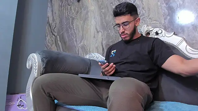 Snapshot of Liam_Kleiin chatting on 11, 3, 2025 Liam Kleiin online show from 11, 3, 2025