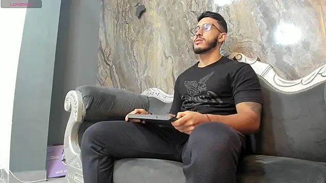 Snapshot of Liam_Kleiin chatting on 12, 3, 2025 Liam Kleiin online show from 12, 3, 2025