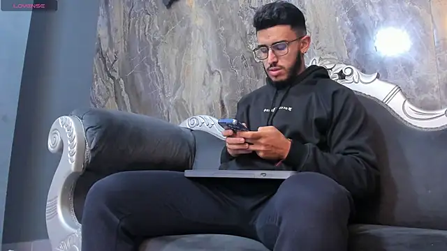 Snapshot of Liam_Kleiin chatting on 18, 3, 2025 Liam Kleiin online show from 18, 3, 2025